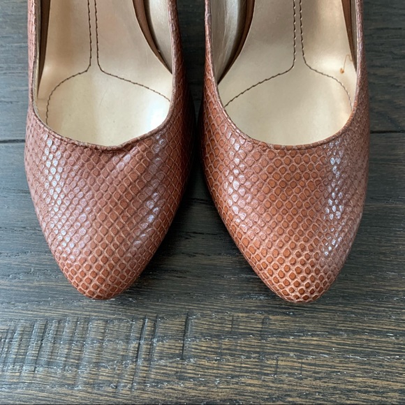 DKNY Size 7 Brown 3 Inch High Heels - Picture 2 of 10